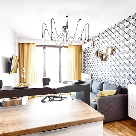 E-apartments Dzielna 72 *