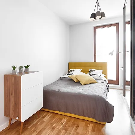 E-apartments Dzielna 72 *